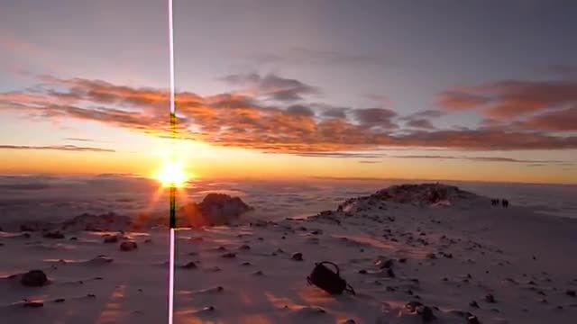 طلوع زیبای خورشید در  قله کیلیمانجارو