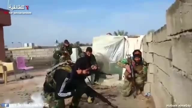 الرمادی - آتش زدن زمین زیر پای داعش توسط نیروهای مردمی