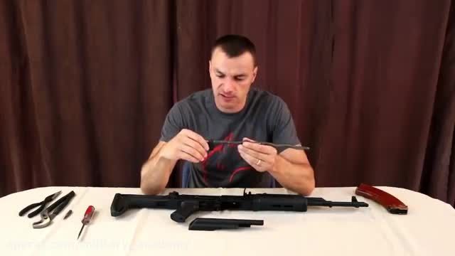 بررسی قطعات AK-47