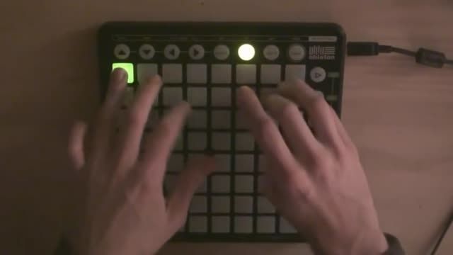 Skrillex - First of the Year  0 LAunchpad