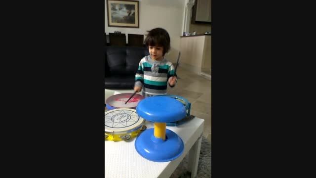 عرفان ارجمند کودک هنرمند 3 ساله