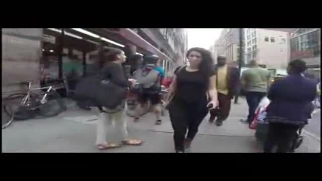 احساس یک زن هنگام قدم زدن در نیویورک با زیرنویس پارسی