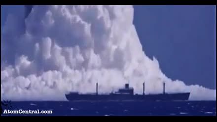 انفجار بمب اتمی در زیر آب