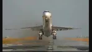 هواپیمای ظریف در حال برگشتن بعد از توافق