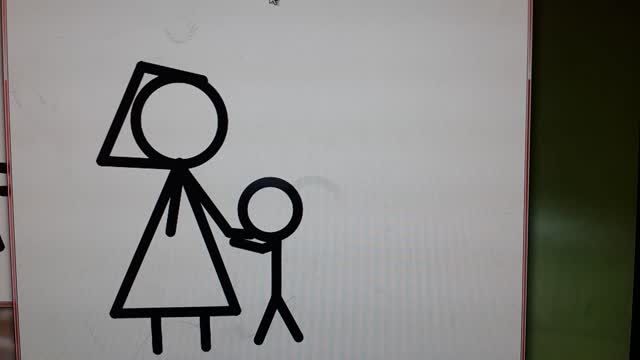 بوسیدن دست مادر ( اولین ویدیو من )