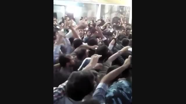 بدرقه دکتر احمدی نژاد توسط مردم انقلابی بابل
