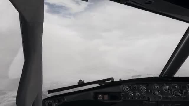 فرود دیدنی بویینگ 737، فرودگاه زوریخ، شبیه ساز الماس