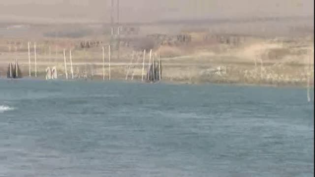 قایق سواری در حوضچه ساحلی بندرشرفخانه 29 بهمن 93