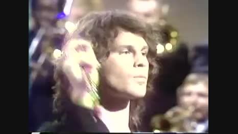 اجرا Touch Me توسط گروه The Doors