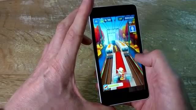 ویدیو اجرا ده بازی برتر ویندوز فون بر روی لومیا 535