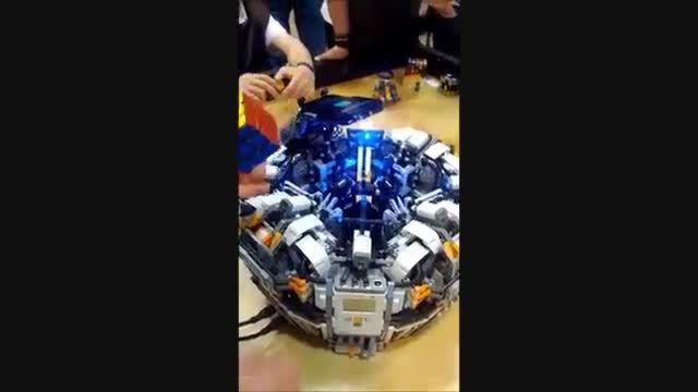حل مکعب روبیک توسط ربات در چند ثانیه!