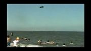 سقوط  هواپیمای جنگی نزدیک ساحل دریا