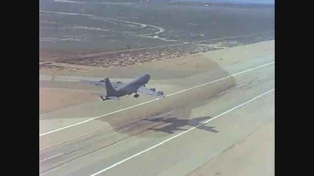سوخت گیری هوایی هواپیمای SR-71