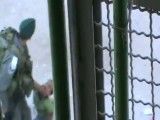 لگدزدن سرباز اسرائیلی به کودک فلسطینی
