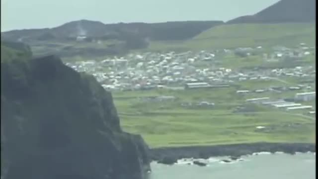 لندینگ زیبا در Vestmannaeyjar - دنیای مستند پرواز