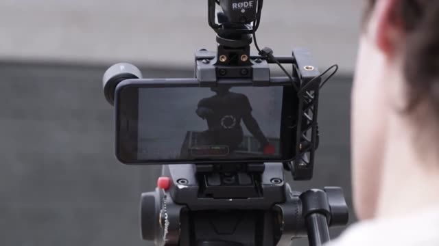 ابزاری حرفه ای برای فیلم برداری و عکاسی با گوشی