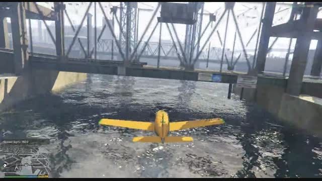 رد کردن از زیر پل با هواپیما در ...v