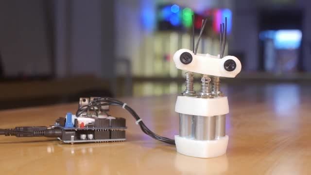 ساخت ربات رقاص با پرینتر سه بعدی