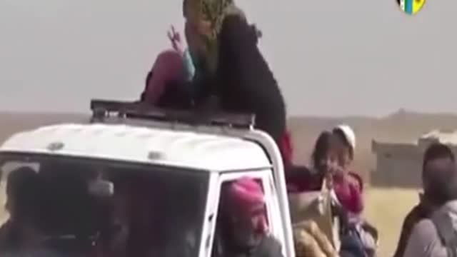 سوریه:شادی زن های ایزدی ازاد شده از دست داعش