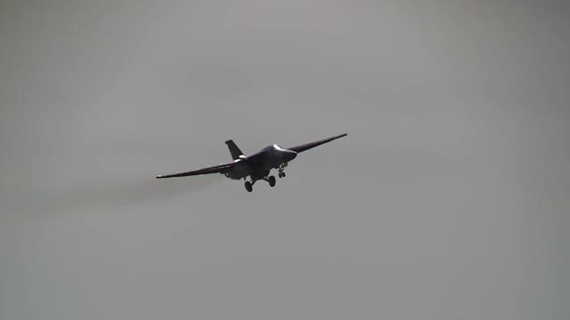 جنگنده بمب افکن F-111 AARDVARK