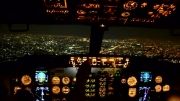 تصویری زیبا فرود بوئینگ در شب