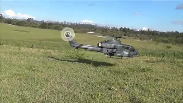 هلکوپتر مدل زیبا از هلیکوپتر جنی AH1-Z کبرا