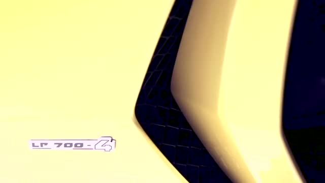 Lamborghini Aventador LP700-4 LOUD REVVING!