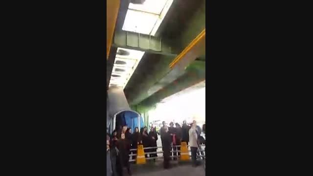 خبر فوری : سقوط یک جوان از پل عابر پیاده در تهران