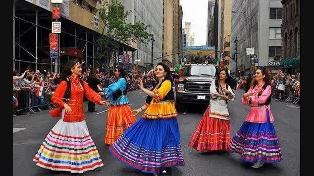رقص با لباس قاسم آبادى در خیابان هاى امریكا