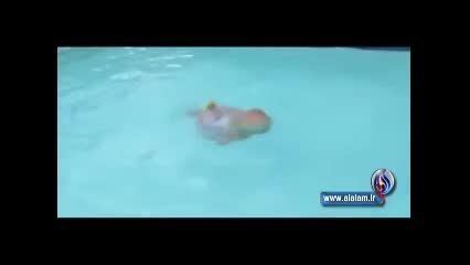 ویدیو شنا یک دختر 1ساله