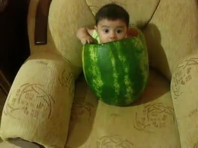 هندوانه خوردن بچه
