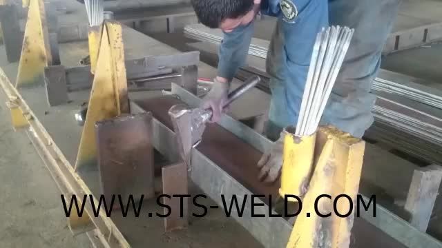 مونتاژ تیر ورق در کارگاه ساخت سازه های فلزی