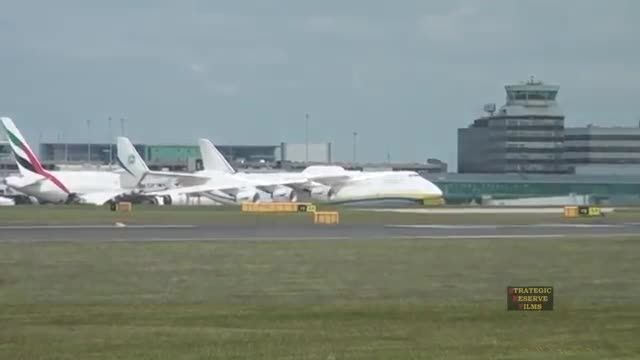 برخاستن بزرگترین هواپیمای جهان از فرودگاه منچستر