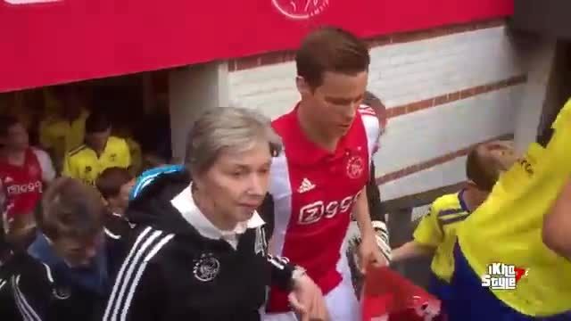 تیم آژاکس آمستردام و مادرانشان در روز مادر