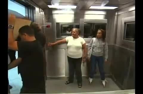 دوربین مخفی جنازه در آسانسور!!!!