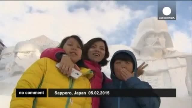 رونمایی از مجسمه های یخی عظیم الجثه در ژاپن