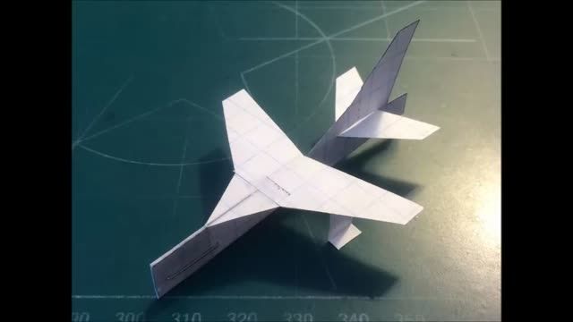 هواپیمای کاغذی طرح جنگنده