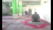 یک نفر داره نماز میخوانه و بعد...