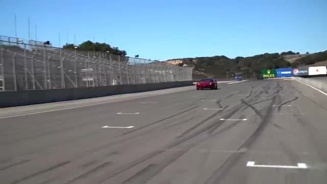 Ferrari F12  vs Chevrolet Corvette vs Porsche 911