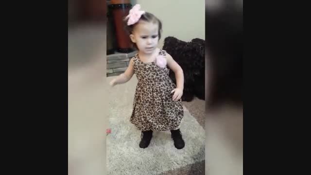 رقص دختربچه جوگیر!!