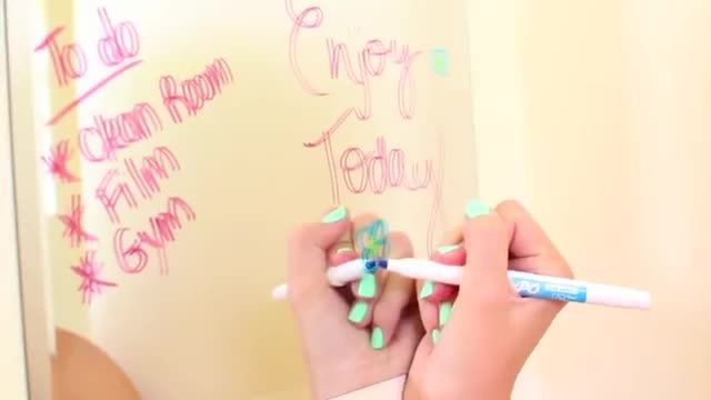Easy DIY Ways to Re-Decorate Your Room!