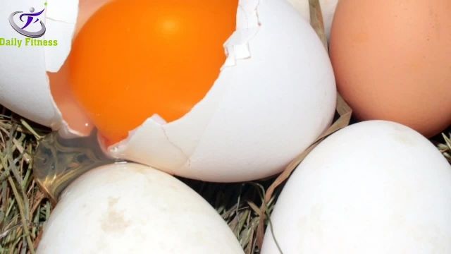 آیا تفاوت رنگ زرده تخم مرغ در خاصیت آن تاثیر گذار است؟ 