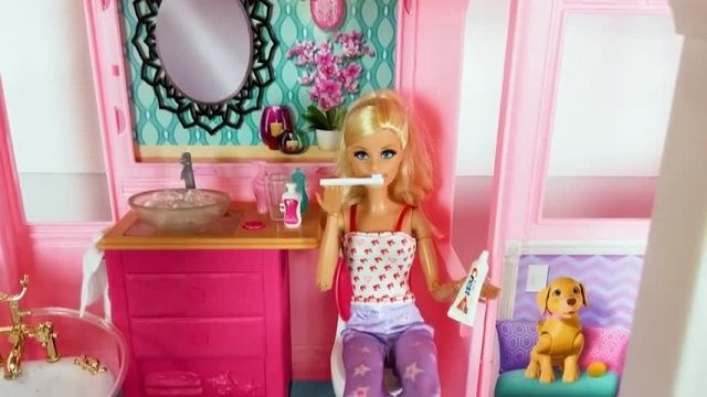 دانلود کارتون باربی (Barbie) با دوبله فارسی - وسایل باربی