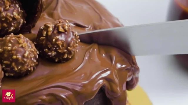 آموزش تزیین چند مدل کیک شکلاتی با توپک شکلاتی 