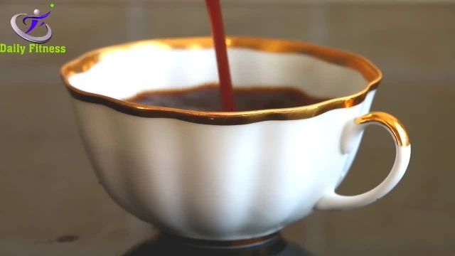 مقایسه میزان کافئین قهوه و چای و مضرات آن ها 