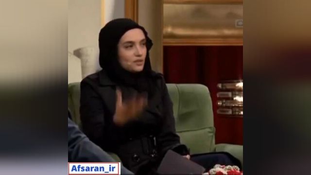 میترا حجار : "آنهایی که ایران‌ را دوست ندارند از ایران بروند."