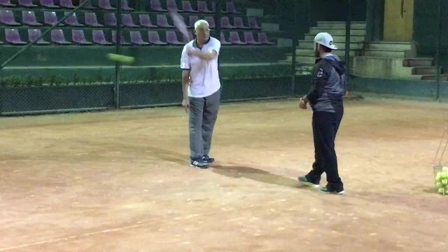 تمرین تنیس ، ورزش مورد علاقه دکتر سیدمحمدحسینی زیدابادی