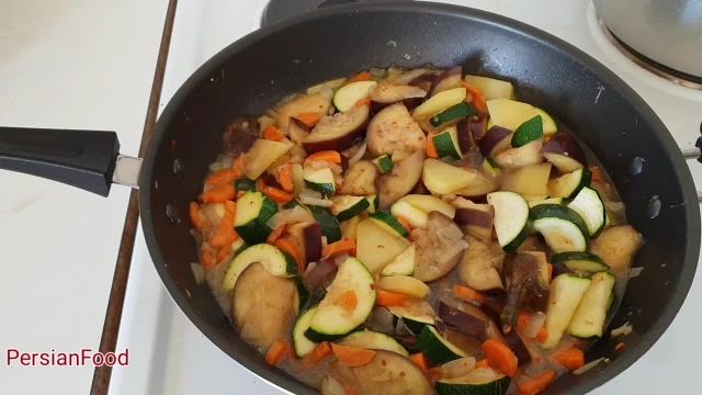 طرز تهیه خوراک سبزیجات خوشمزه (روش ساده)