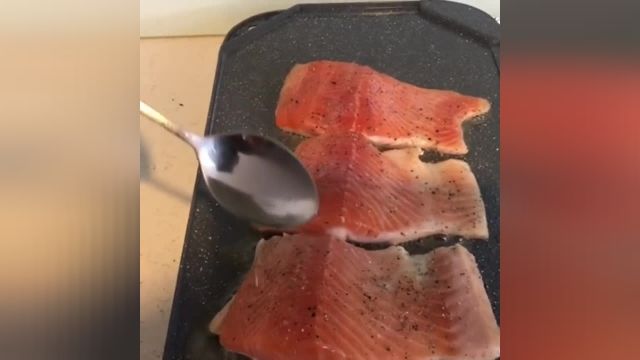 طرز تهیه ماهی سالمون با دستور پخت آسان 