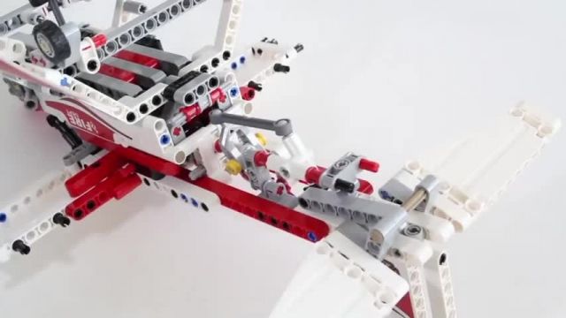 آموزش لگو و ساخت و ساز فکری (Lego Technic 42040 Fire Plane)